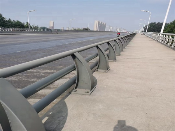 防撞欄（lán）杆