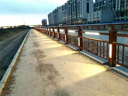 防撞欄杆（gǎn）